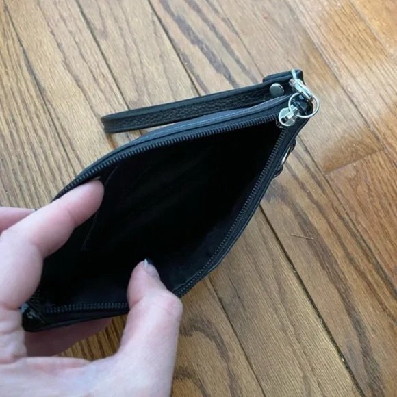 Vintage ECU!!! Black leather COACH wristlet with unbranded handle. - Picture 4 of 4